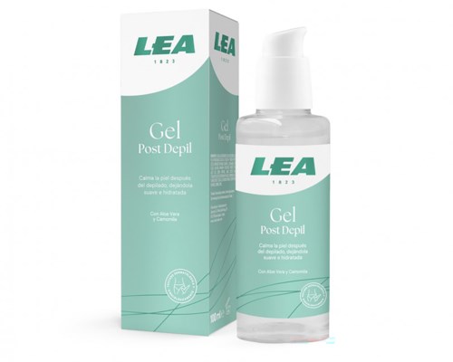 Een huidverzorgingsgel voor na het scheren, met een teal- en witte fles en bijpassend doosje, gelabeld 'LEA Gel Post Depil'.