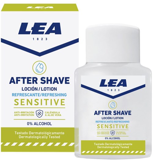 Witte fles en doos met LEA aftershavelotion voor gevoelige huid, alcoholvrij, met aloe vera en calendula.
