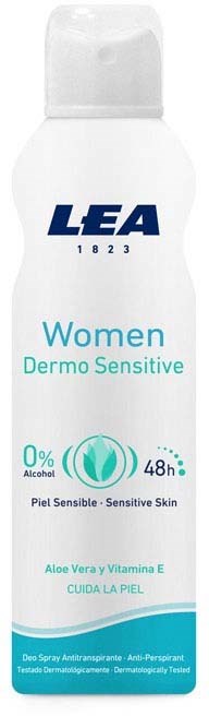Een witte fles met label LEA Women Dermo Sensitive, alcoholvrij, 48 uur bescherming, bevat aloë vera.
