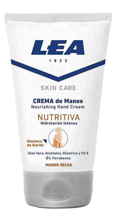 Een witte tube handcrème met blauwe en oranje tekst, merk LEA, ingrediënten zoals aloë vera en vitamine E.