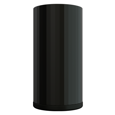 En hög, svart cylindrisk enhet står upprätt, troligen en högtalare eller smart hem-enhet.