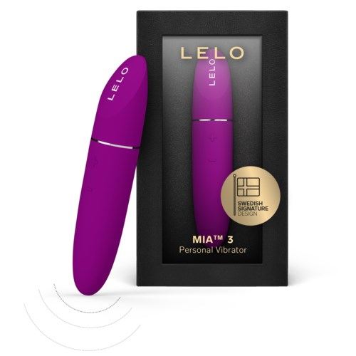 En lila personlig vibrator kallad LELO MIA 3 i en svart låda med guld- och beige-attraktioner.