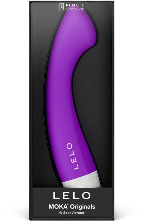 En lilla, buet vibrator i emballasje merket LELO MOKA Original G-Spot Vibrator, fjernkontrollert.