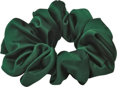 En mørkegrøn stofscrunchie formet som en ring, lavet af blødt materiale, med en samlet, rynket udseende.