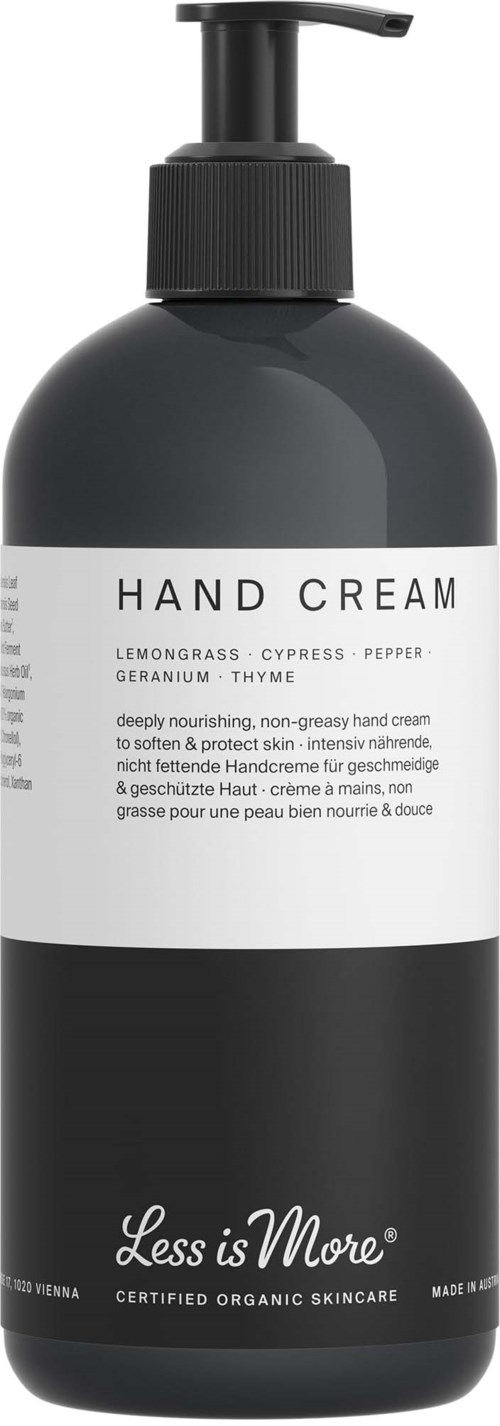 En svart flaske med pumpe merket 'Hand Cream' med ingredienser som sitronverbena og timian.