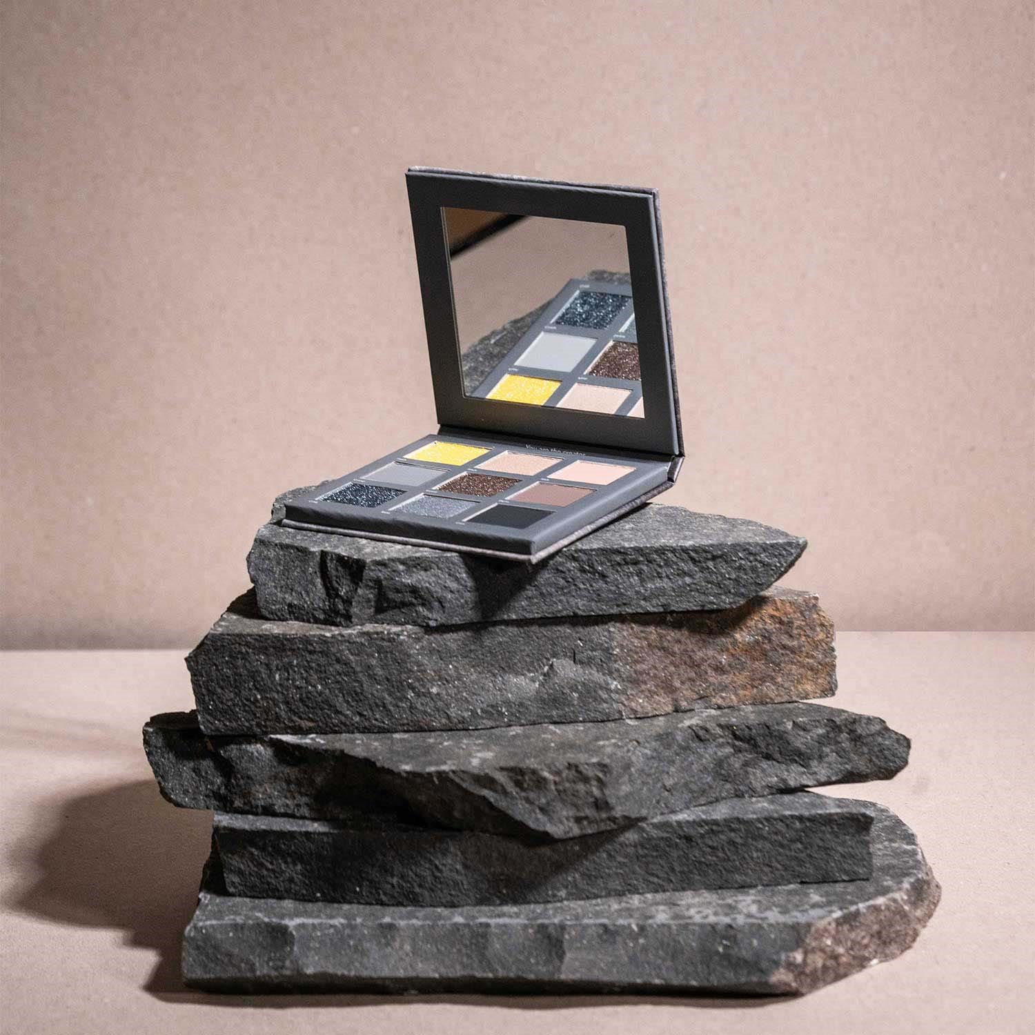 LH cosmetics LH cosmetics Aim Higher Palette (obrázok 3)