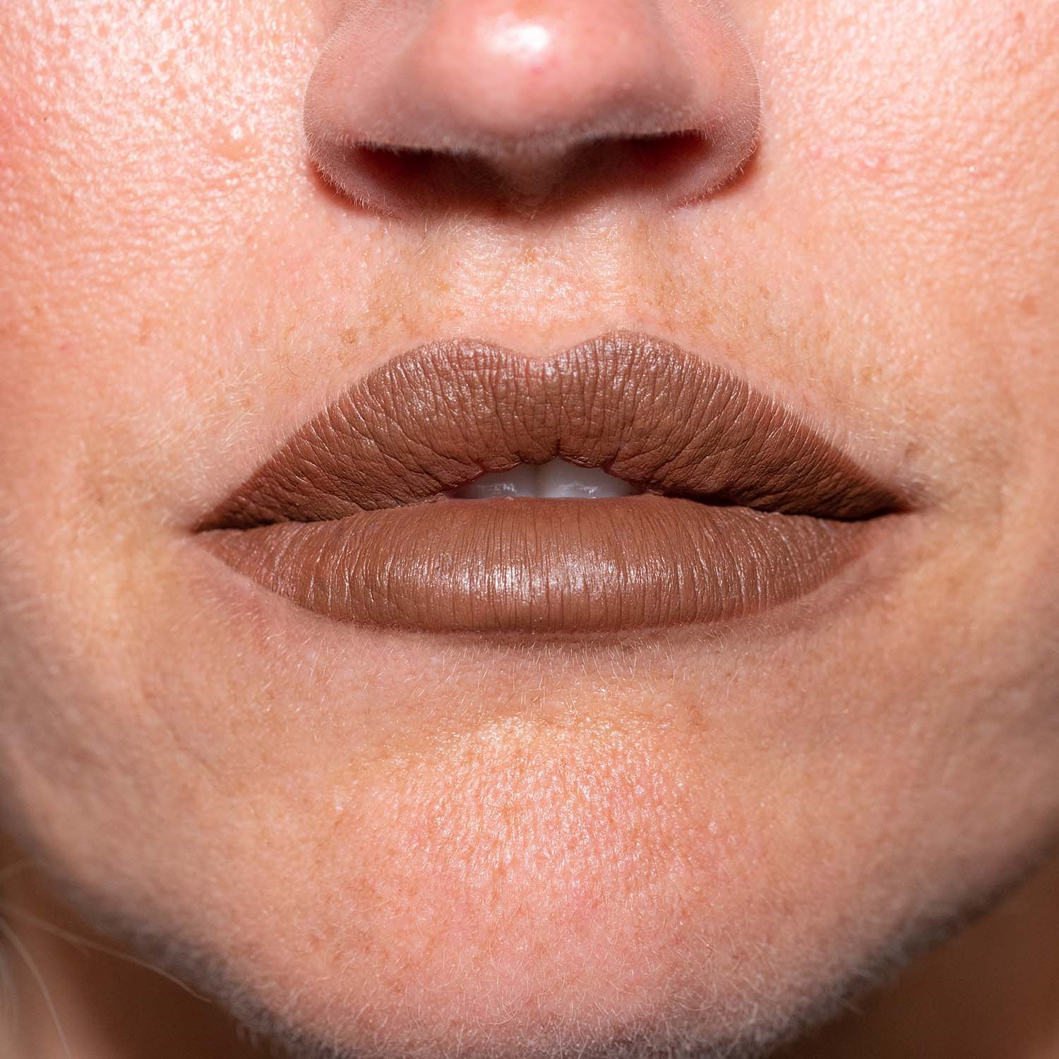 LH cosmetics LH cosmetics Crayon Edge - kredka do ust Crayon (obrázok 5)
