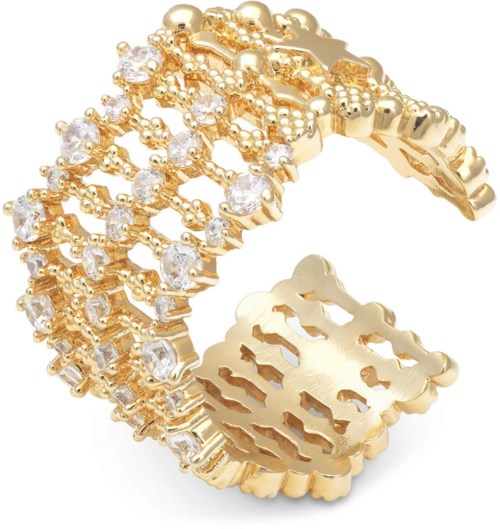 Ein Goldring mit vielen kleinen Diamanten in mehreren Reihen, breite, aufwändige Gestaltung und offener Rücken.