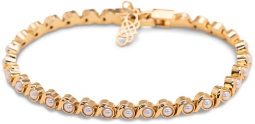Gouden armband met witte stenen en decoratieve schakels, sluit met een kleine lobsterklem.