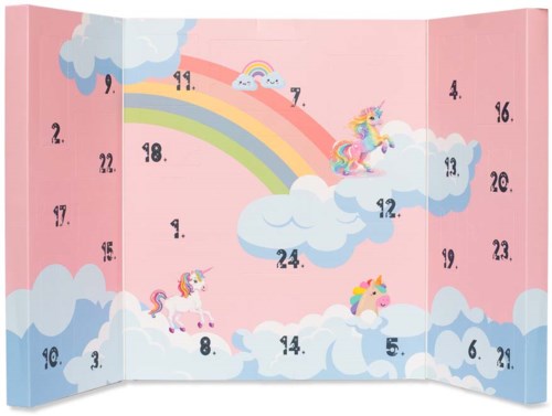 Pehmoinen adventtari, jossa pilviä ja sateenkaaria, värikkäitä yksisarvisia pilvissä ja numerot 1-24.
