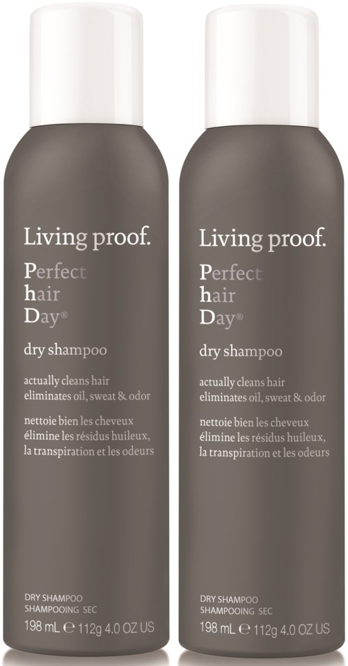 Två flaskor av Living proof. Perfect hair Day torrschampo med vita lock, grå flaskor och produktdetaljer skrivna.