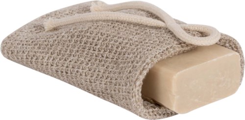 Eine beige Seife in einem Stoffbeutel mit Kordel. Der Beutel hat eine strukturierte Oberfläche.
