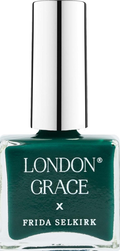 En grön nagellackflaska med silverlock och vitt text, märkt London Grace x Frida Selkirk.