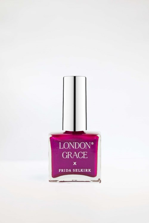 Rosa nagellackflaska med silverkork, märkt 'LONDON GRACE x FRIDA SELKIRK'.