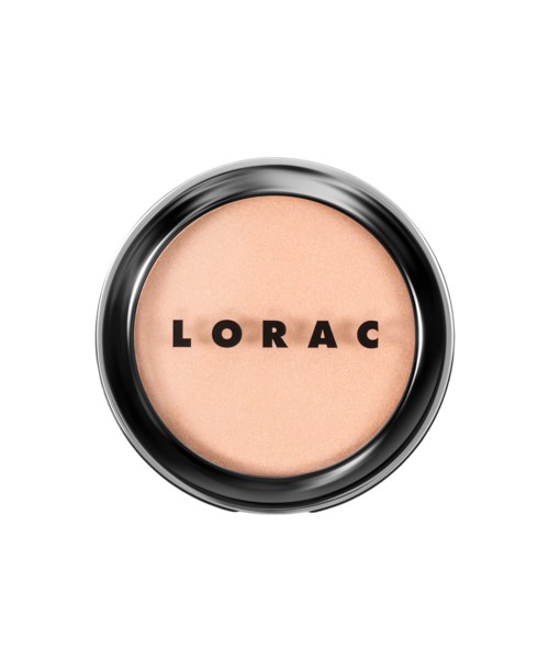 En rund sminke-kompakt med merkenavnet LORAC på ferskenfarget pudder inni.
