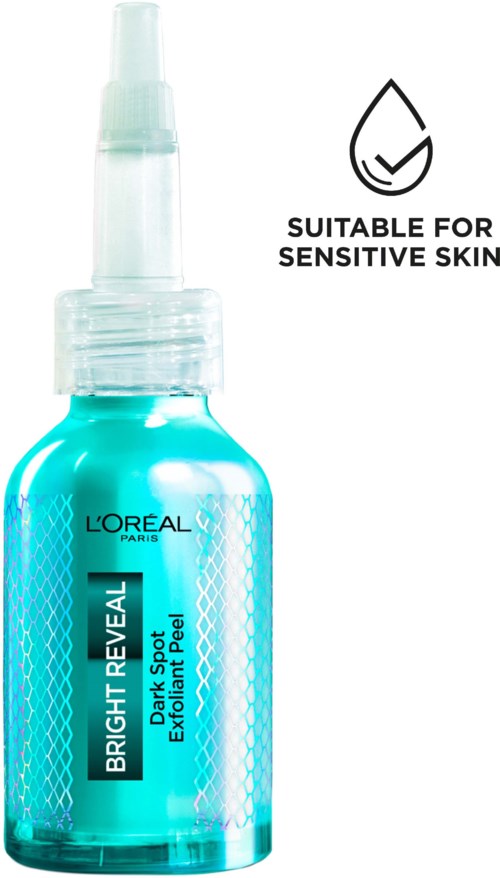 En blå flaska från L'Oreal Bright Reveal med spraymunstycke. Den passar känslig hud.