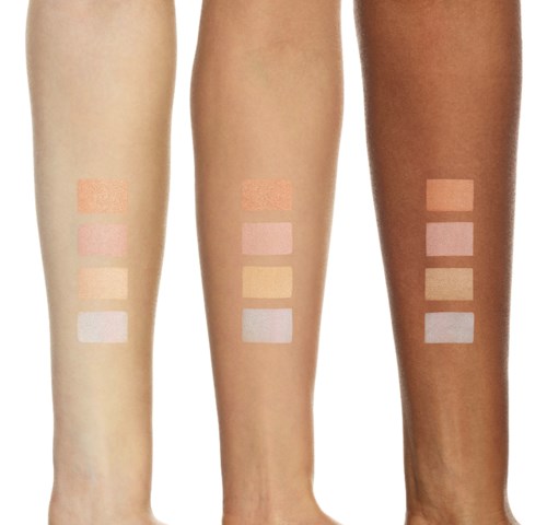 Tre ben med olika hudtoner visar fyra swatches av makeup- eller concealerschattar.