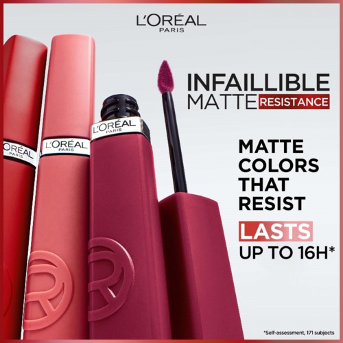 L'Oréal Paris-logo, tre matte leppestifter, en med påføringspenn, annonse for langvarige, resistente mattefarger opp til 16 timer.