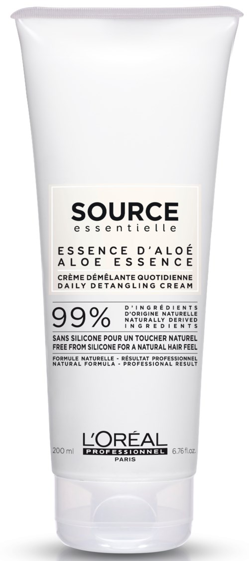 En vit tub med Aloe Essence daglig avredningskräm av L'Oréal, märkt med 99% naturliga ingredienser, lämplig för alla hårtyper.