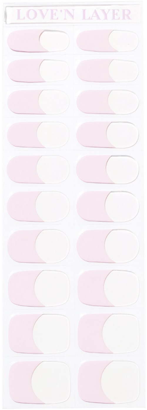 Boks med rosa og hvite kunstnegler, merket 'Love'n Layer'.
