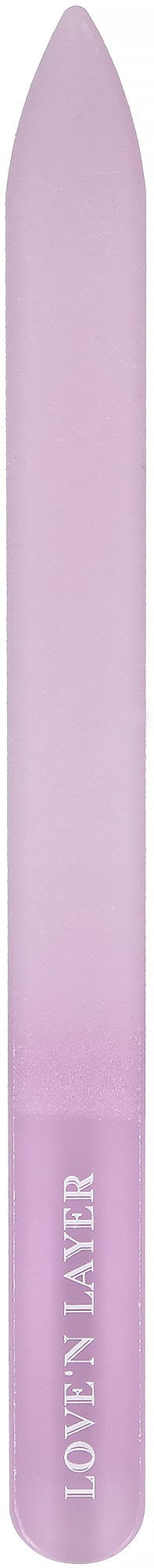 En ljusrosa nagelfil med orden "LOVEN LAXER" på, lång och smal med spetsig ände.