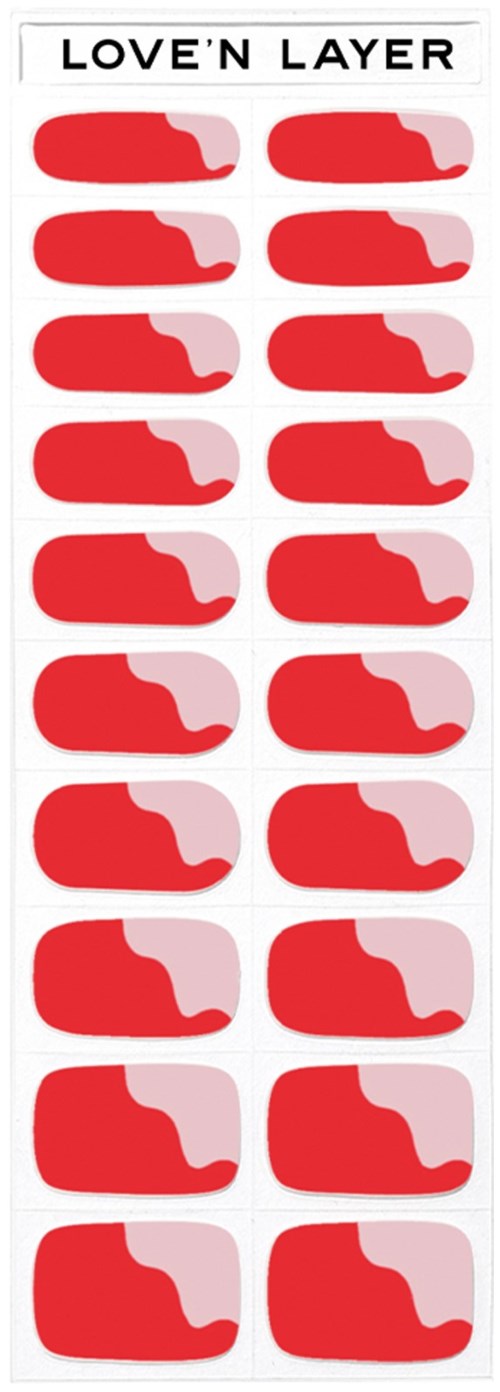 Röd och rosa lager som visar en läppglansdesign, märkt 'LOVE'N LAYER' högst upp.