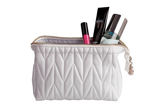 Lulu's Accessories Kelly Cosmetic White