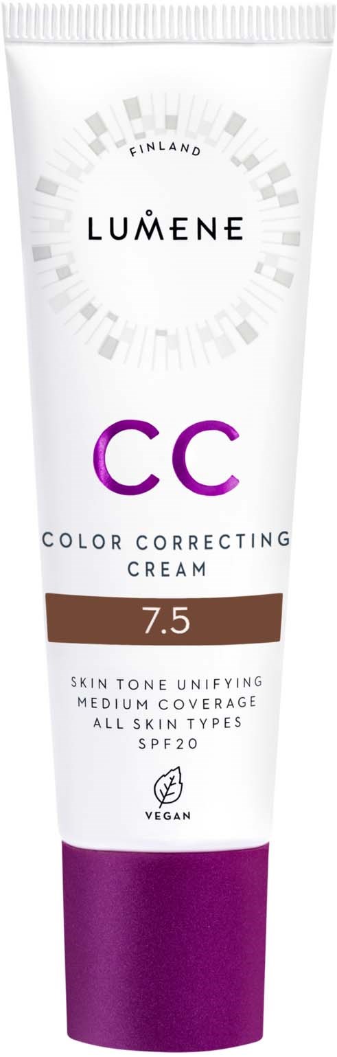 En vit tub med Lumene CC färgkorrigeringskräm med lila lock, har SPF20 och veganklassning.