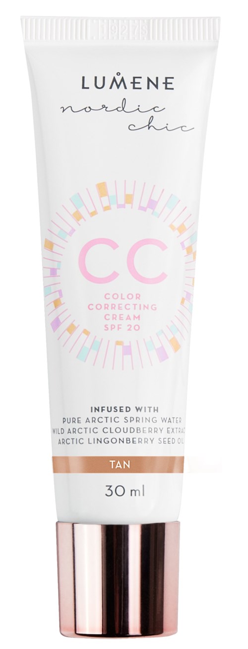 Tubningen är vit med rosa och guld detaljer, märkt Lumene Nordic Chic CC Cream för solbränd hud, 30 ml.