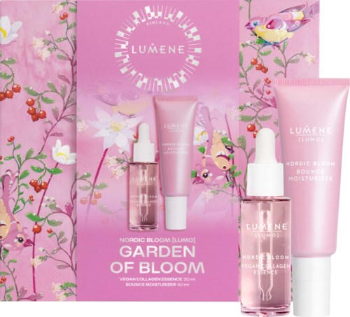 Huidverzorgingsset met roze verpakking en bloemenontwerp, bevat serum, moisturizer en essence uit Lumene Nordic Bloom-lijn.