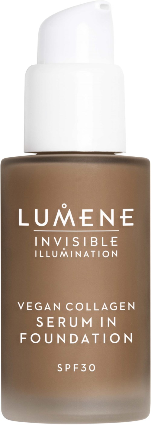 En brun flaska med vit pump märkt Lumene Invisible Illumination veganskt kollagenserum i foundation, SPF 30.