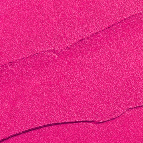 Rosa texturerad bakgrund med två svarta vågiga linjer korsar den.