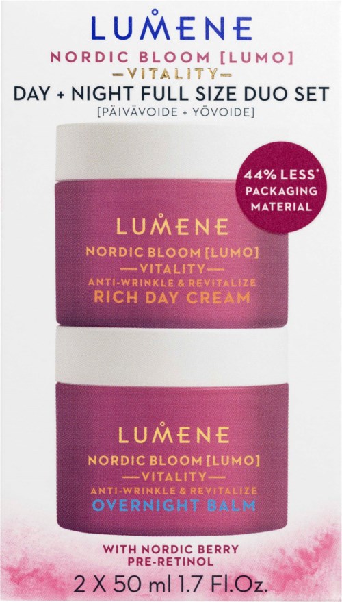 Lumen hudplejesæt til dag og nat, inkluderer to krukker med røde etiketter, med bærudtræk, retinol og er cruelty-free.