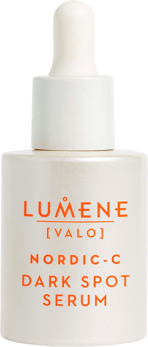 En vit flaska med orange text, märkt som Lumene Nordic-C Dark Spot Serum, har en pipettkork.