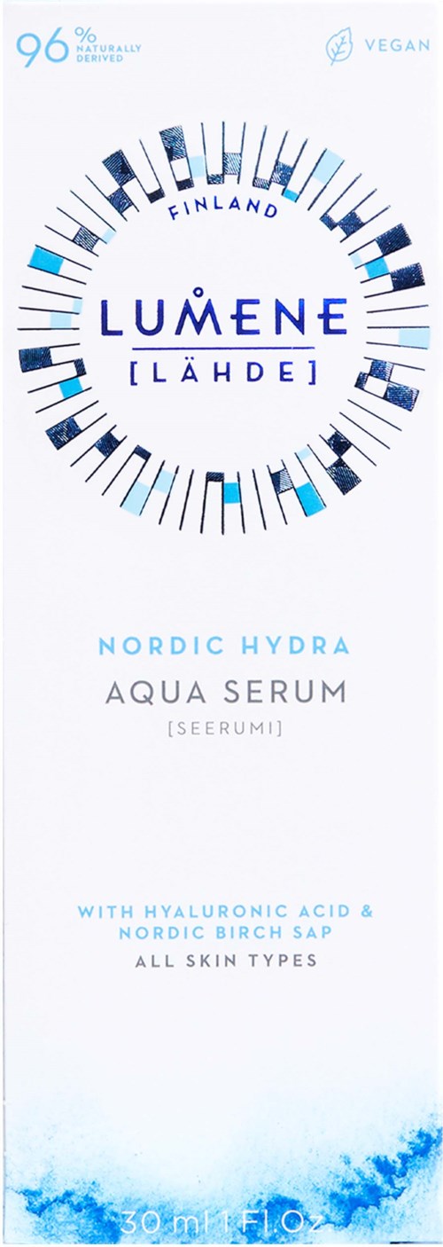 En hudvårdsproduktetikett för Lumene Nordic Hydra Aqua Serum med hyaluronsyra och nordisk björksav, lämplig för alla hudtyper.