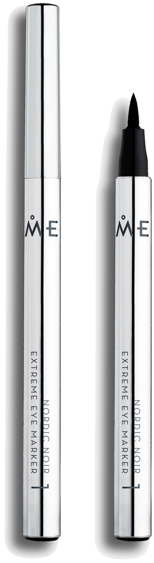 Två silver sminkpennor med svarta spetsar, en med lock och en utan, märkt 'Extreme Eye Marker'.