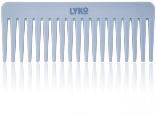 En ljusblå plastkam med märket "LYKO" och breda tänder.