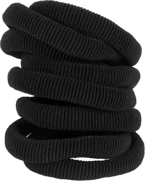 En hög med svarta, ribbade, elastiska hårband eller snoddar. De är ihopskruvade i en spiralform.