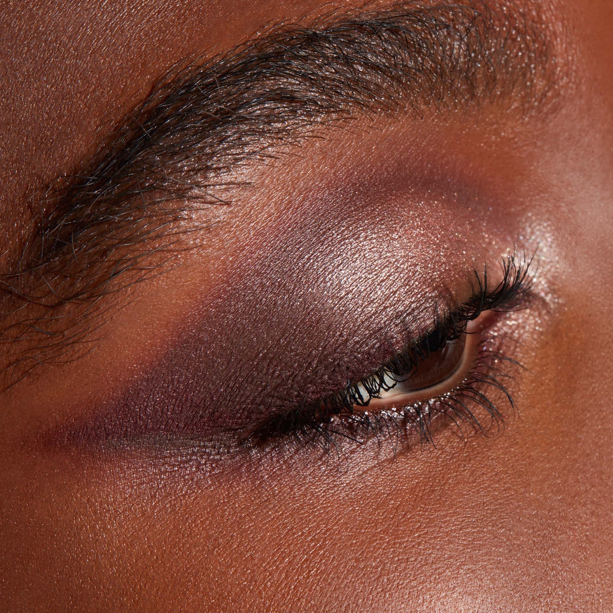 MAC Cosmetics Connect In Colour Eye Shadow Palette Embedded In Burgund (obrázok 5)