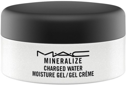 Biały słoik MAC Mineralize Charged Water Moisture Gel z czarnym wieczkiem.