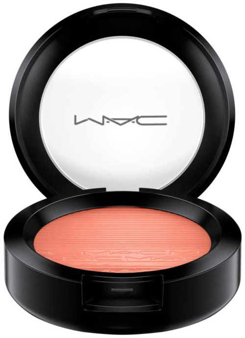 Dette er en rougeskuff med ferskenfarget blush i en svart eske fra MAC makeup.