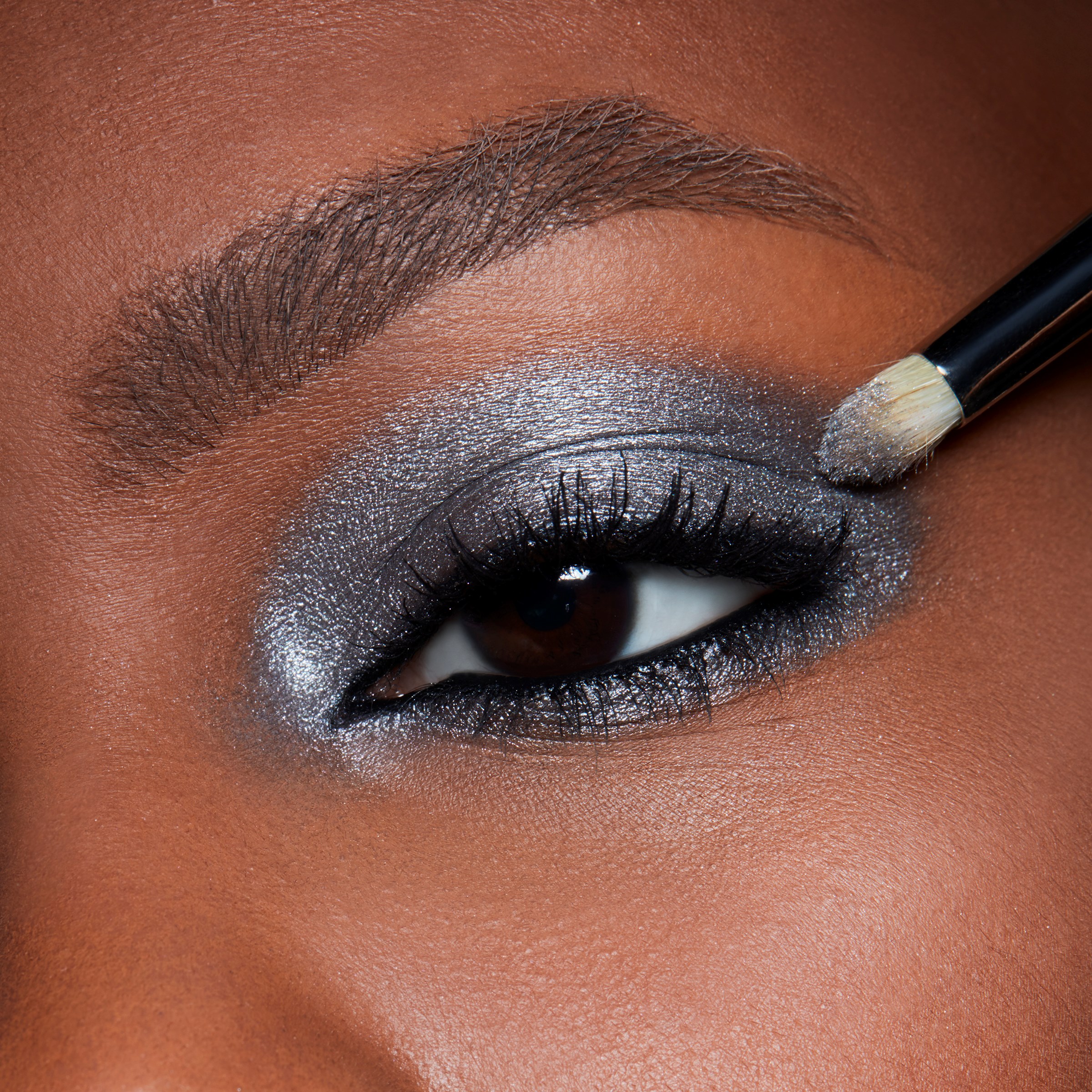 MAC Cosmetics Extra Dimension Single Eyeshadow Evening Grey (obrázok 3)