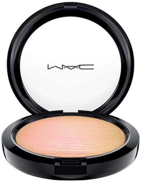 MAC make-up compact met beige poeder en een zwart ronde case, open om het product te tonen.