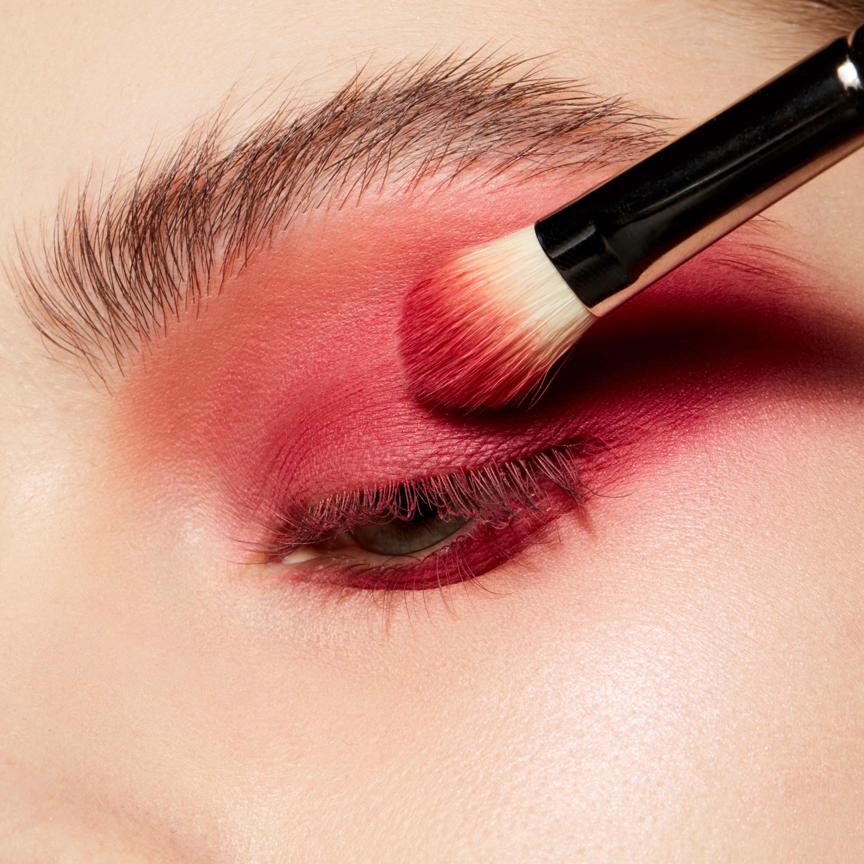 MAC Cosmetics Powder Kiss Powder Kiss Single Eyeshadow Fall In Love (obrázok 3)