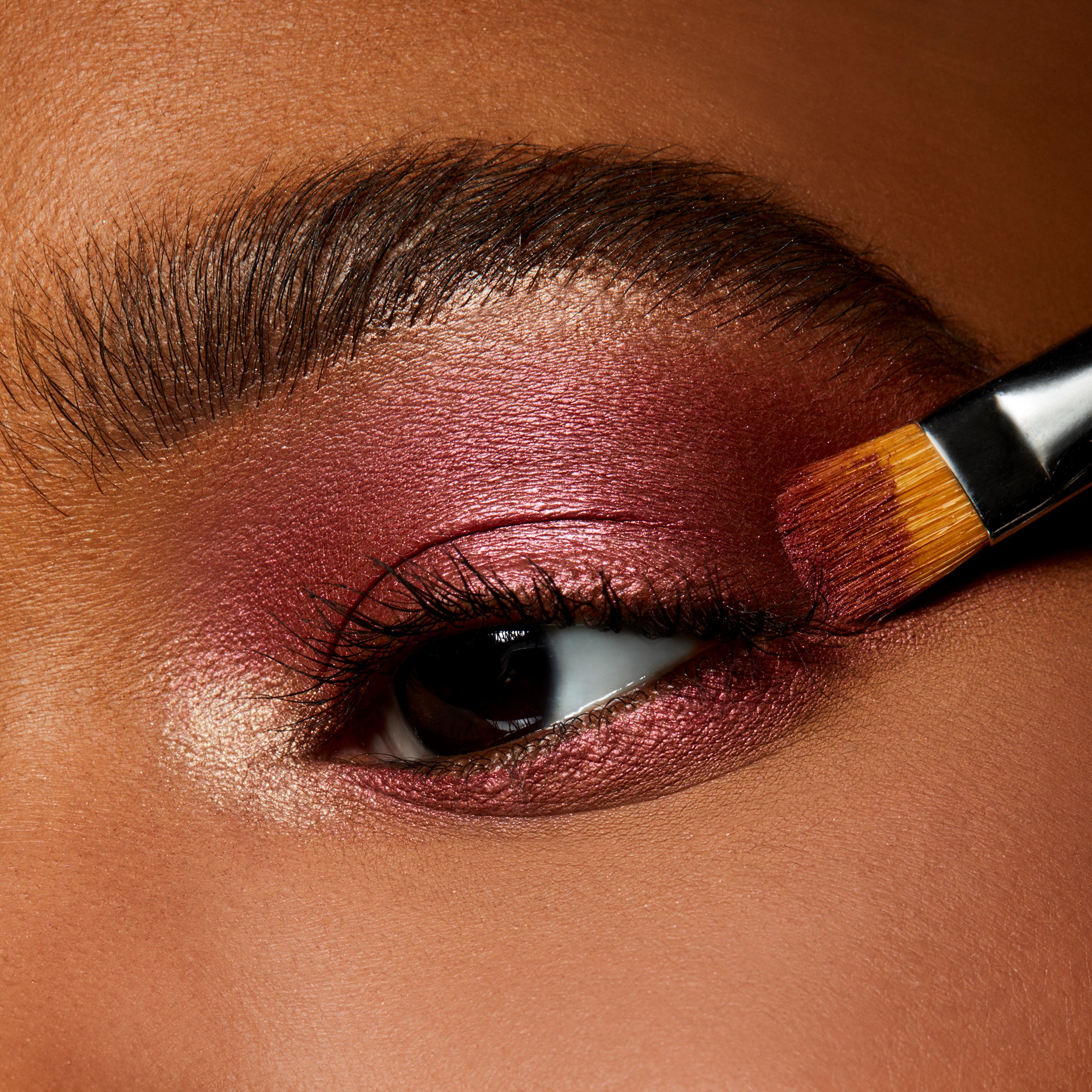 MAC Cosmetics Frost Single Eyeshadow Cranberry (obrázok 3)