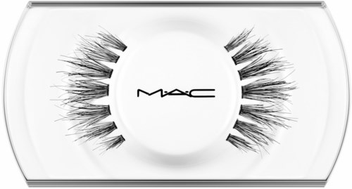 Falsche Wimpern mit MAC-Logo in einer transparenten Schachtel.