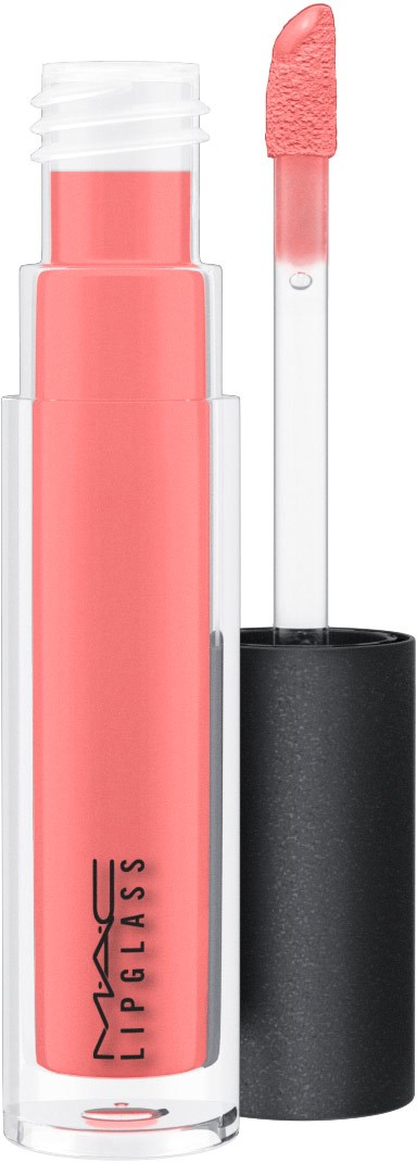 En rosa flytande läppstift från MAC med genomskärligt lock och svart behållare. Dragspetsen är ute, visar den rosa produkten.