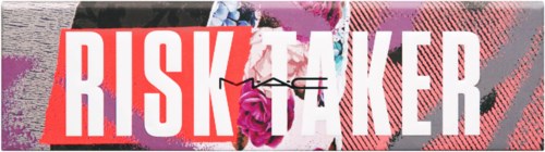 Logotypen säger 'Risk Taker' med fetvita bokstäver på en röd bakgrund, dekorerad med blommor och abstrakta former.