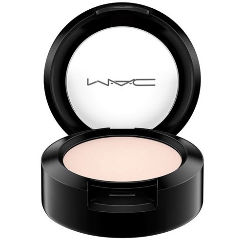 Läs mer om MAC Cosmetics Matte Eye Shadow Blanc Type