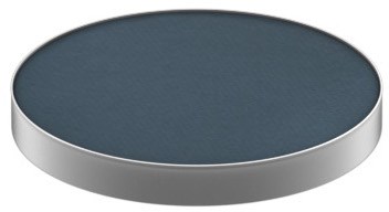 En rund, flad genstand med en sort tekstureret overflade og sølvkant, ligner en moderne bakke eller coaster.